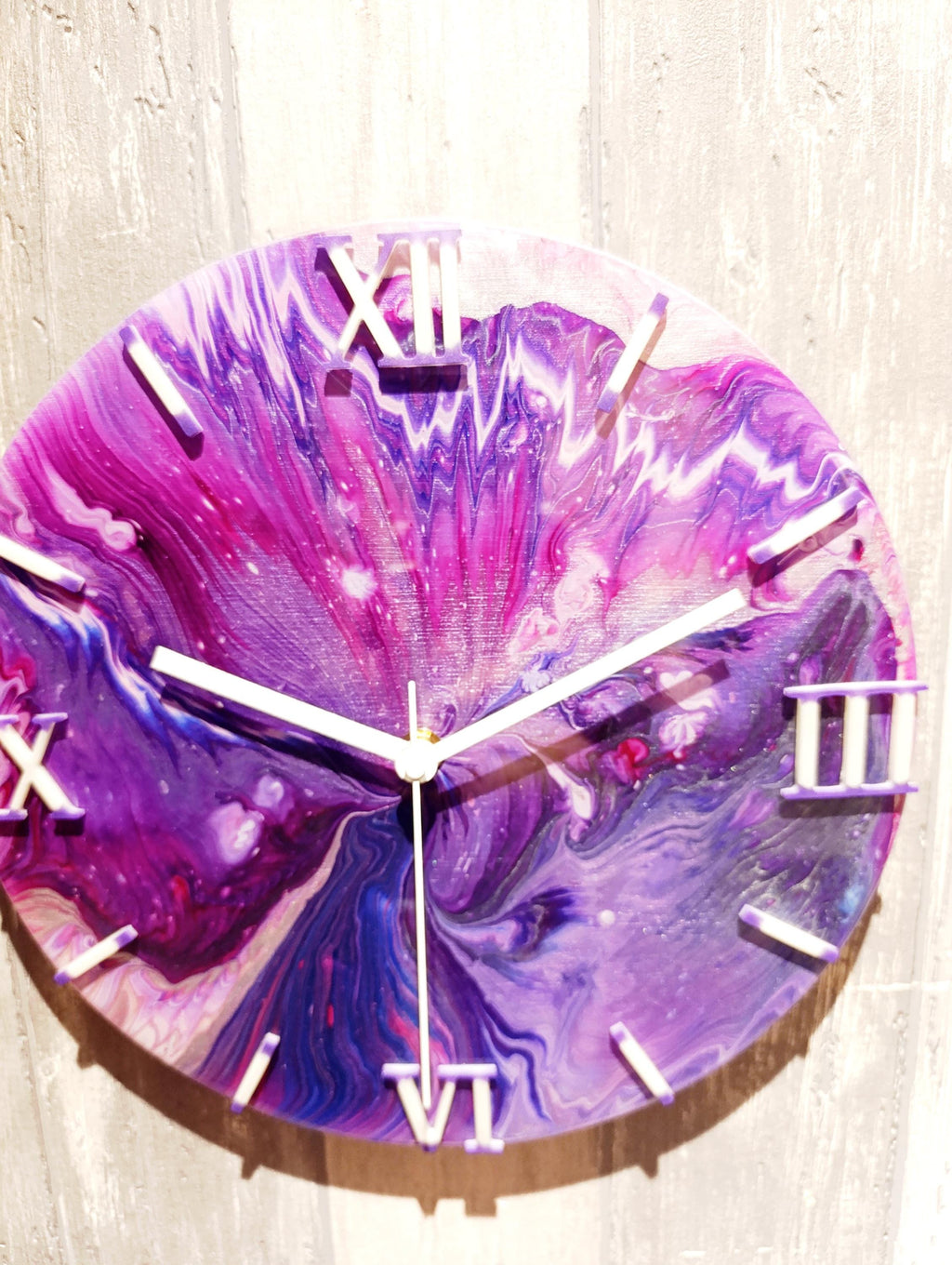 Wandklok 30cm roze Rose Bloom detail bloem patroon acryl pouring belgië