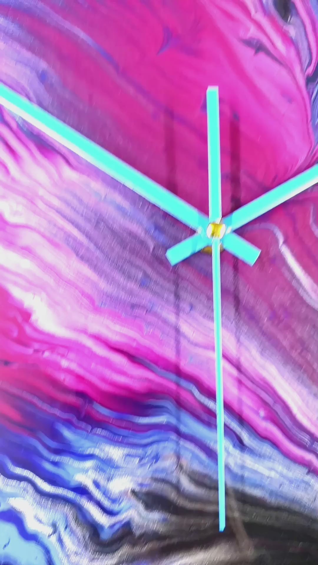 Video wandklok 30cm Electric Wave acryl pouring proces handgemaakt belgië